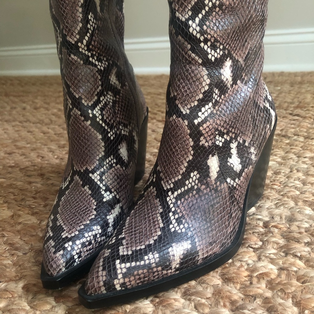 Vince Camuto Gravana Knee High Boots. Size 7.5 - Picture 2 of 15